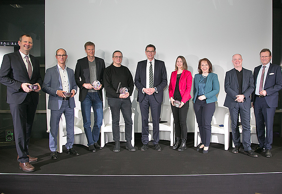 V. l.: Stefan Stallinger, Alexander Susanek, Christian Federspiel, Gerfried Stocker, Stephan Kubinger, Birgit Tauber, Margarethe Überwimmer, Peter Schwab und Johannes Jetschgo © Cityfoto/Pelz